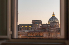 St.Peter's Mirror - Romantic View Rome